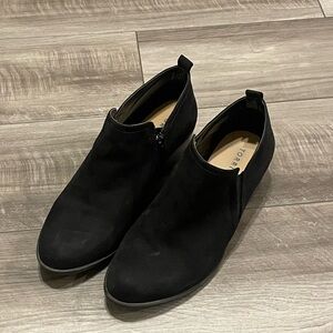 Torrid Black Ankle Booties Size 10.5